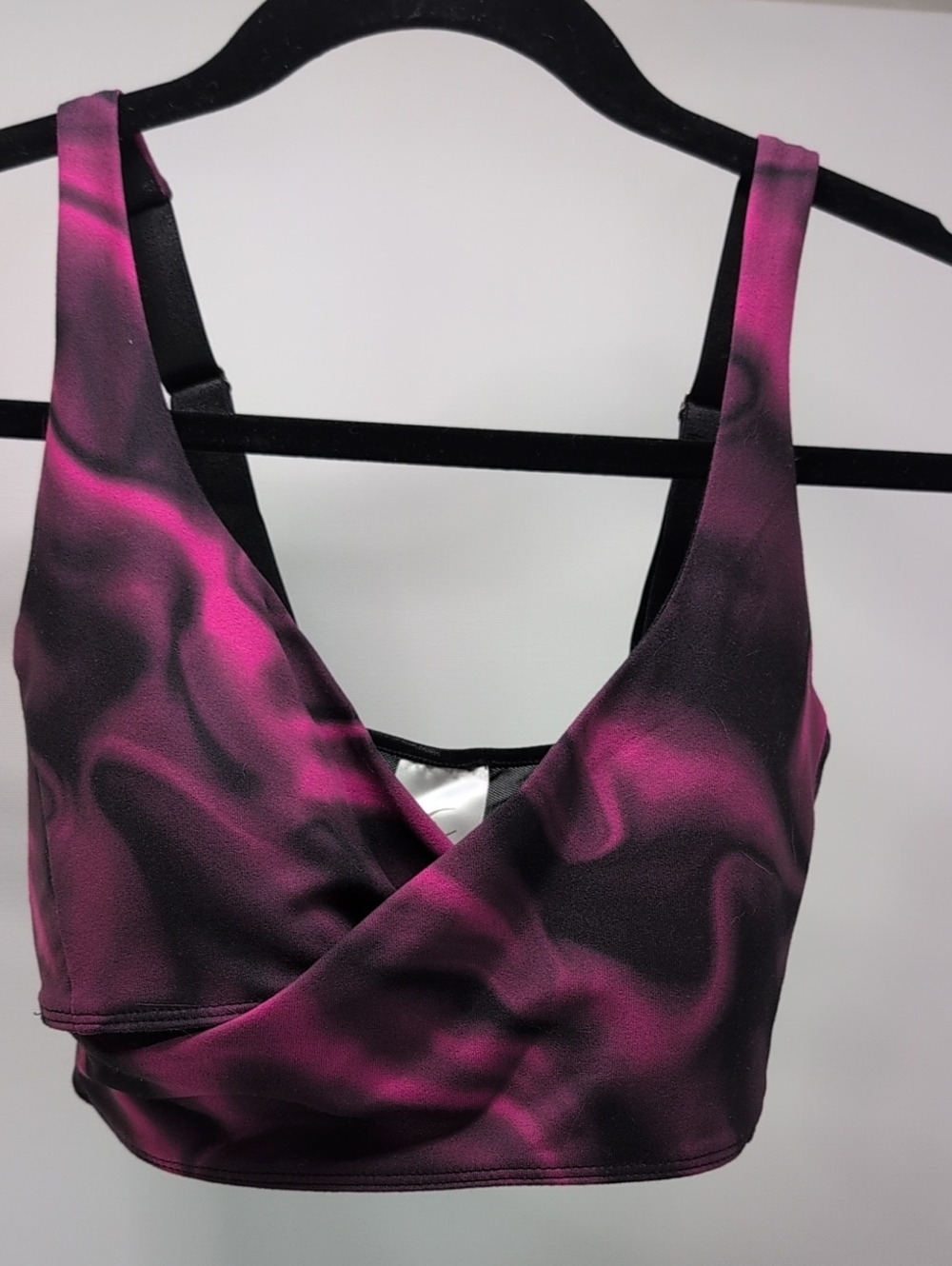 New Studio By Capezio Magenta and Black Wrap-Front Sports Bra Size Small NWT